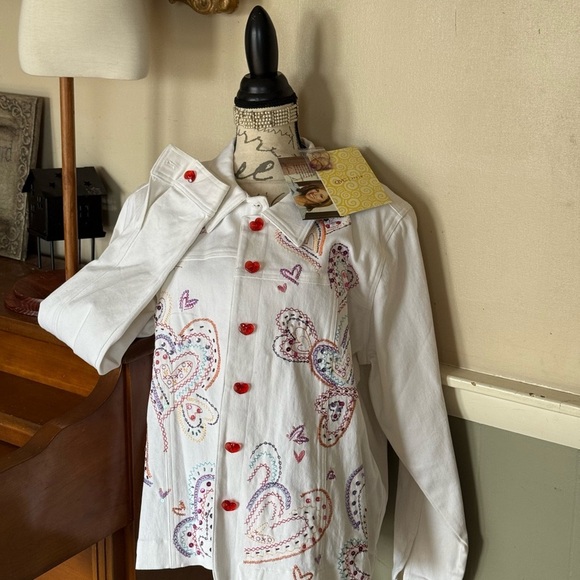 Susan Graver White Embroidered Denim Jacket Red Heart Button Accents NWT 129.00 - Picture 4 of 14